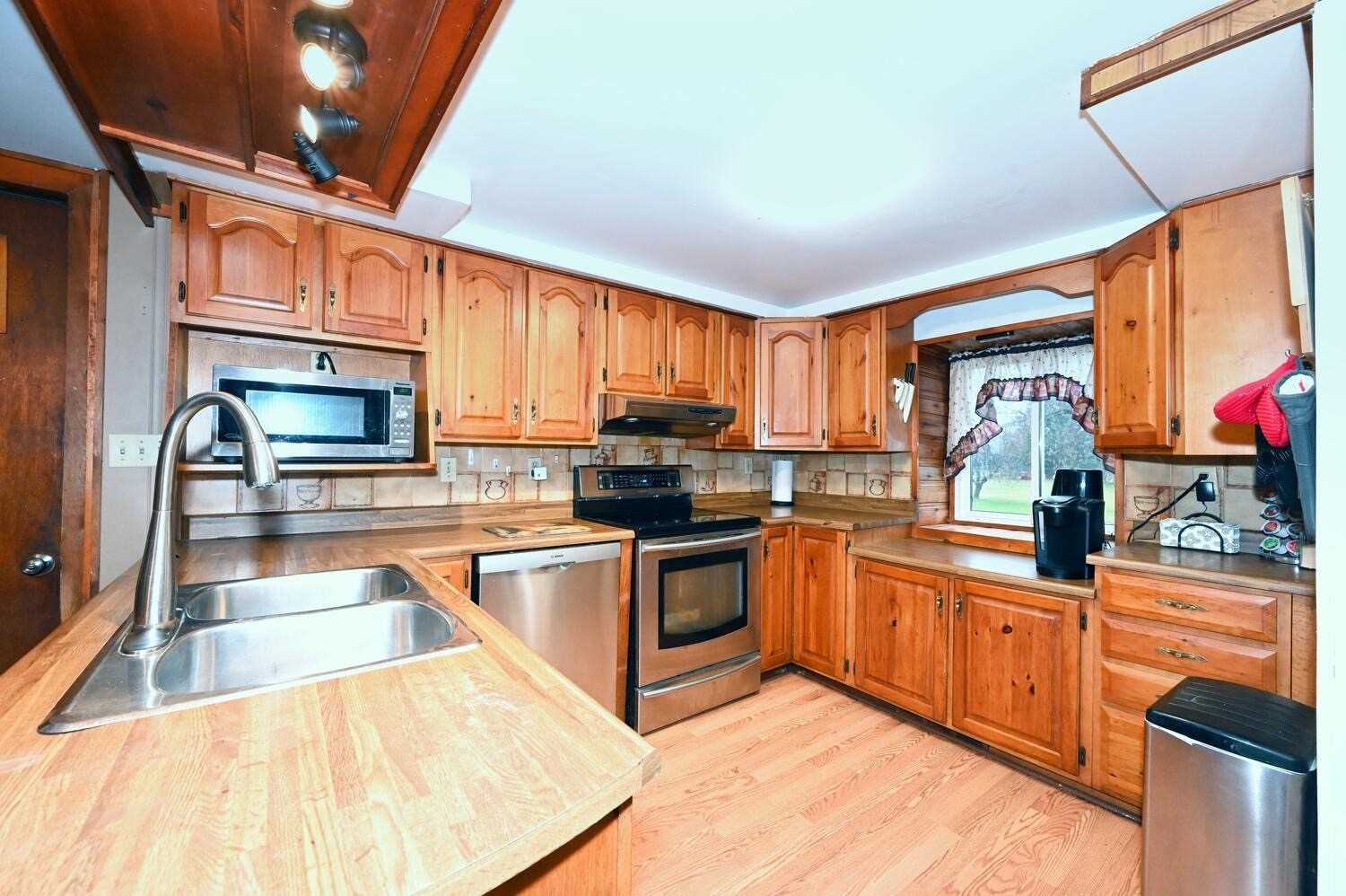 4977 Spicer Rd Property Photo 7