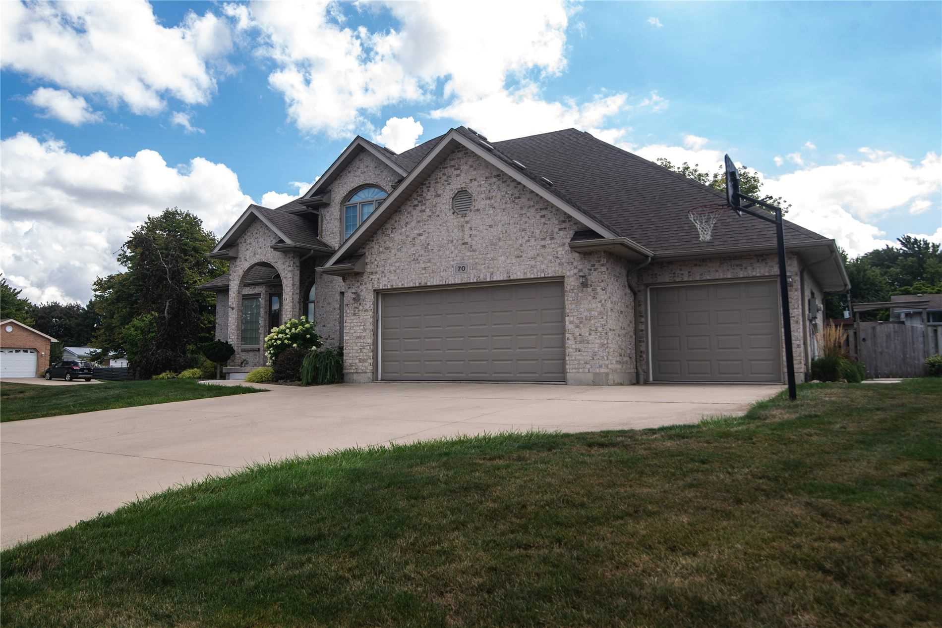 70 Charles Cres Property Photo 1
