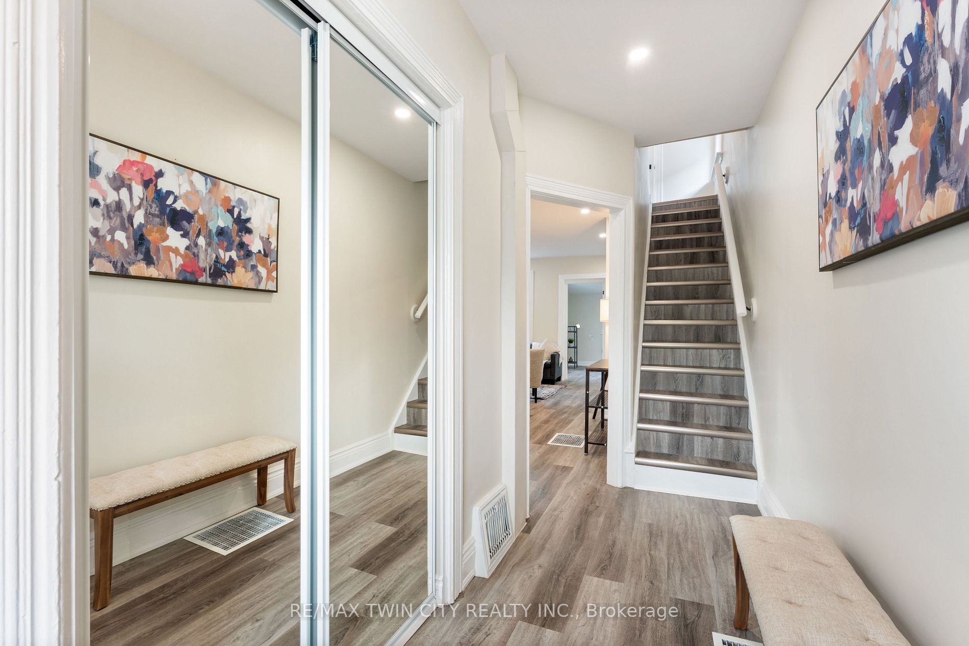 20 House Ave Property Photo 5
