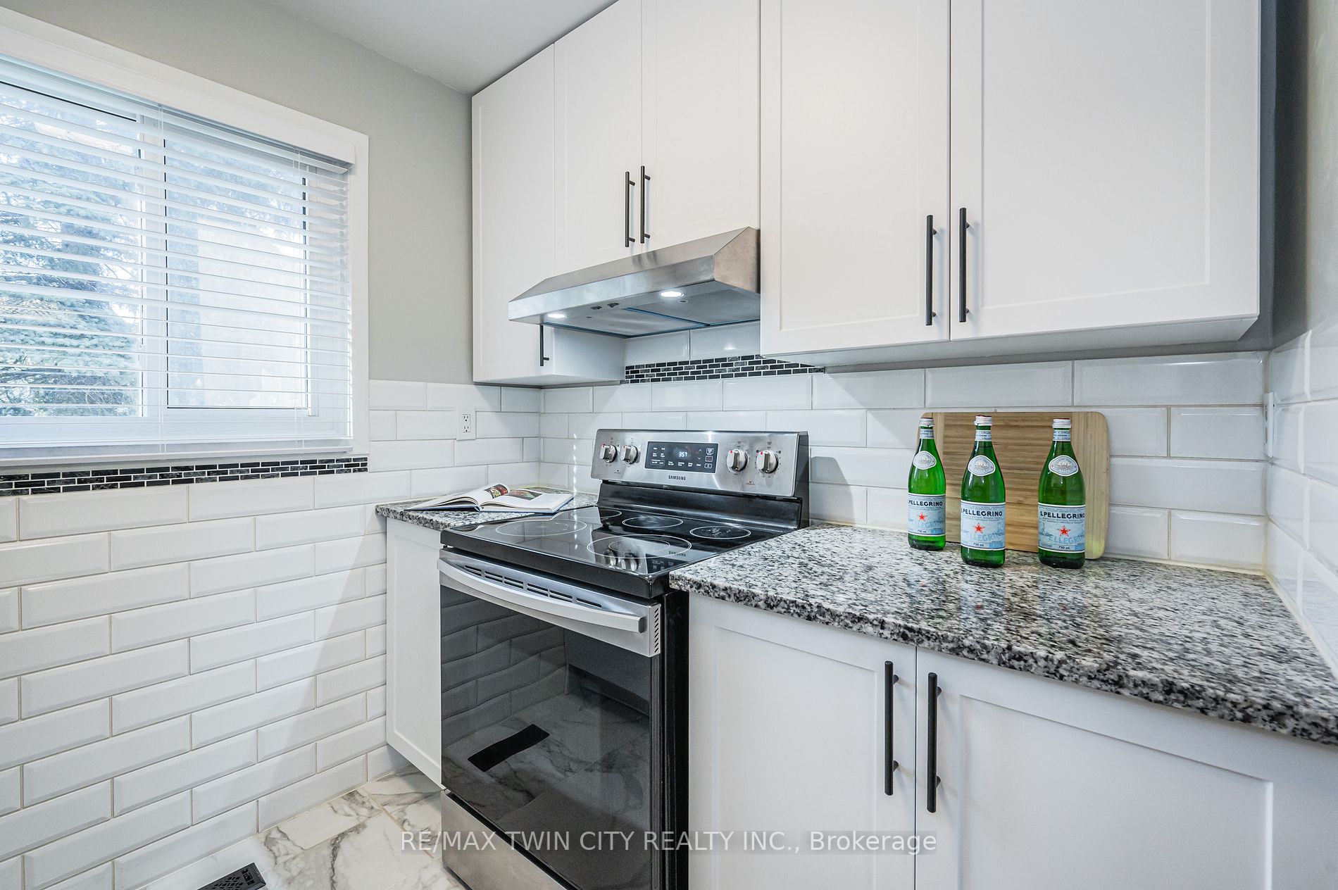 25 Upper Canada Dr #21 Property Photo 11