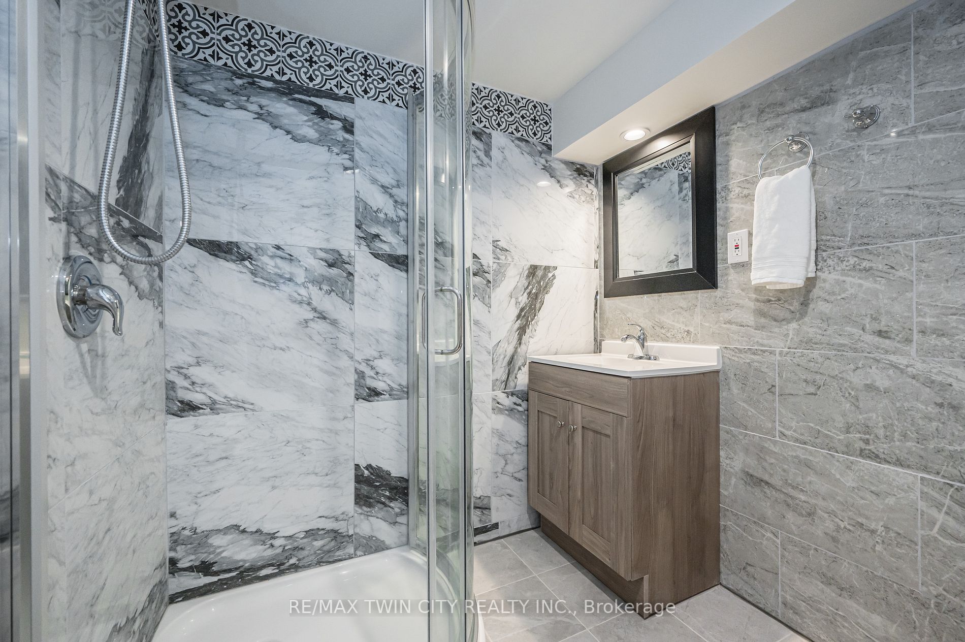 25 Upper Canada Dr #21 Property Photo 27