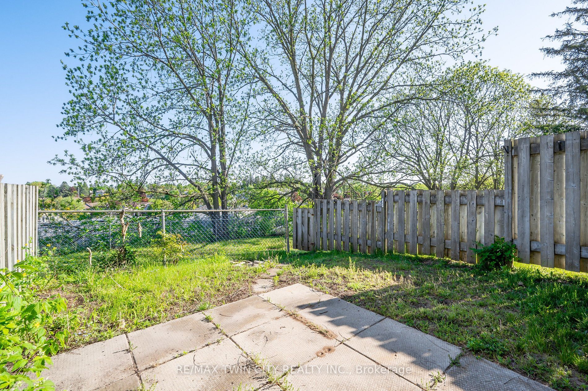 25 Upper Canada Dr #21 Property Photo 29