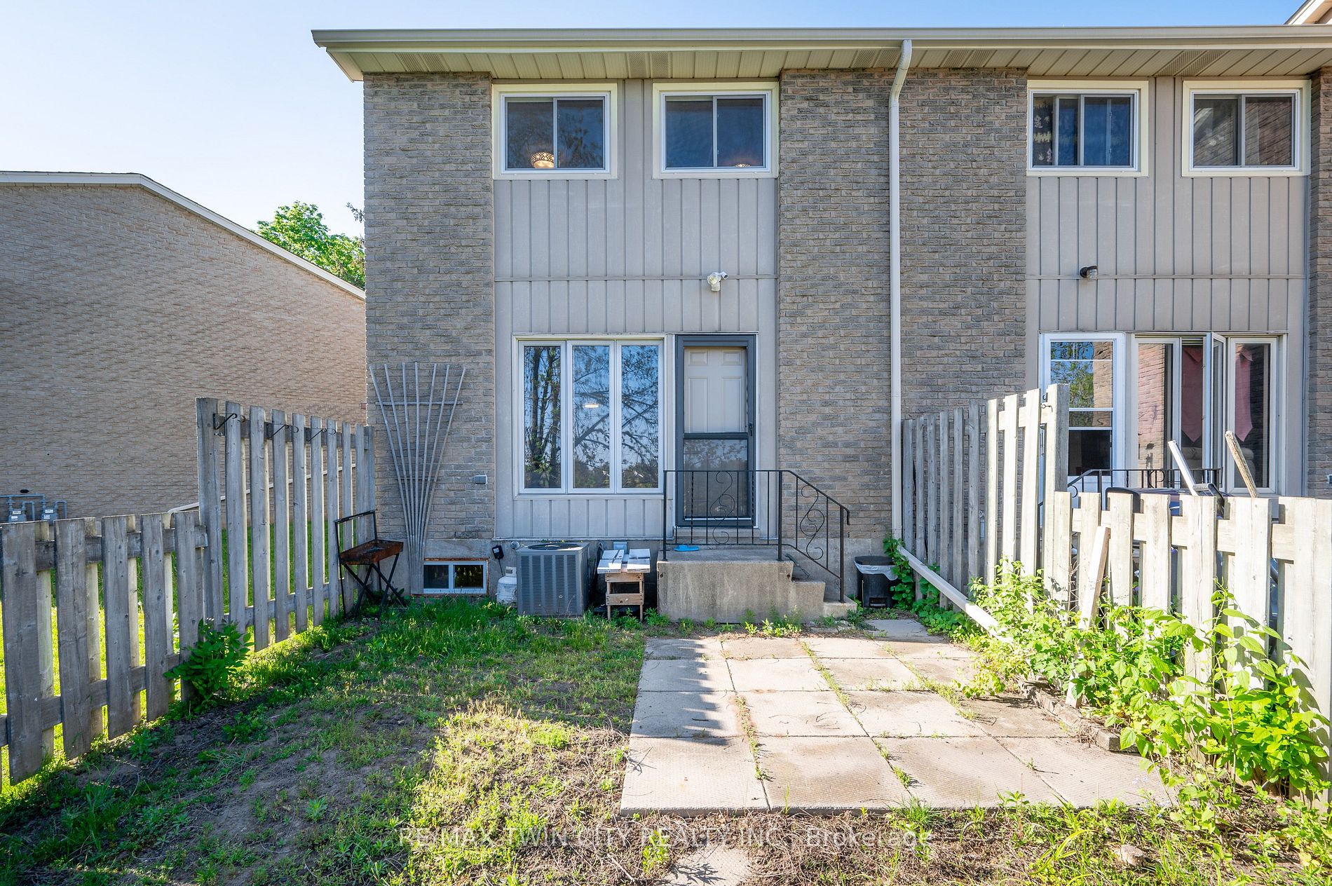 25 Upper Canada Dr #21 Property Photo 30