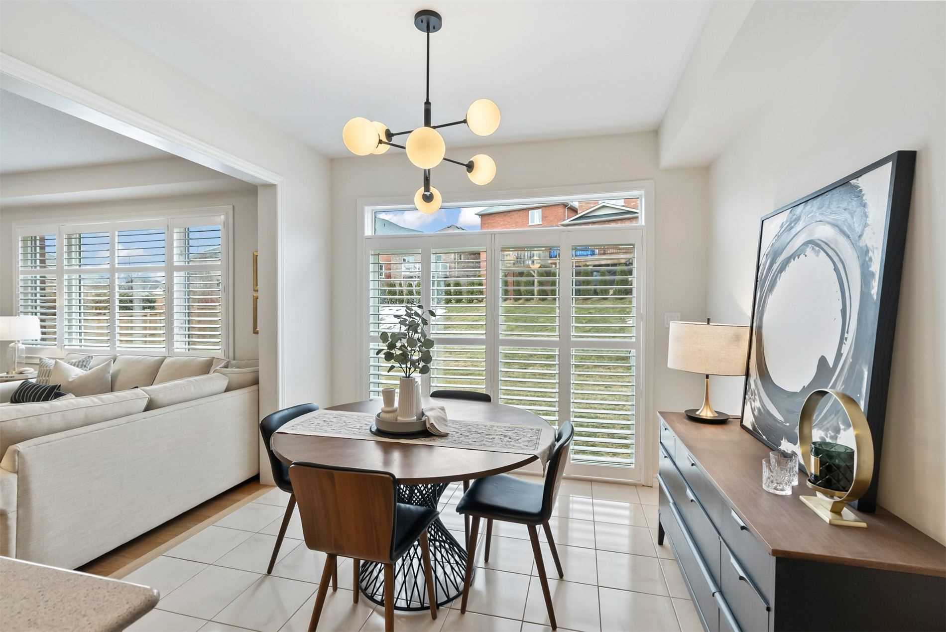 31 Voyageur St Property Photo 7