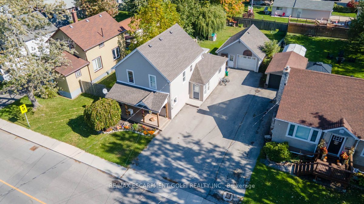 805 Steele St Property Photo 1