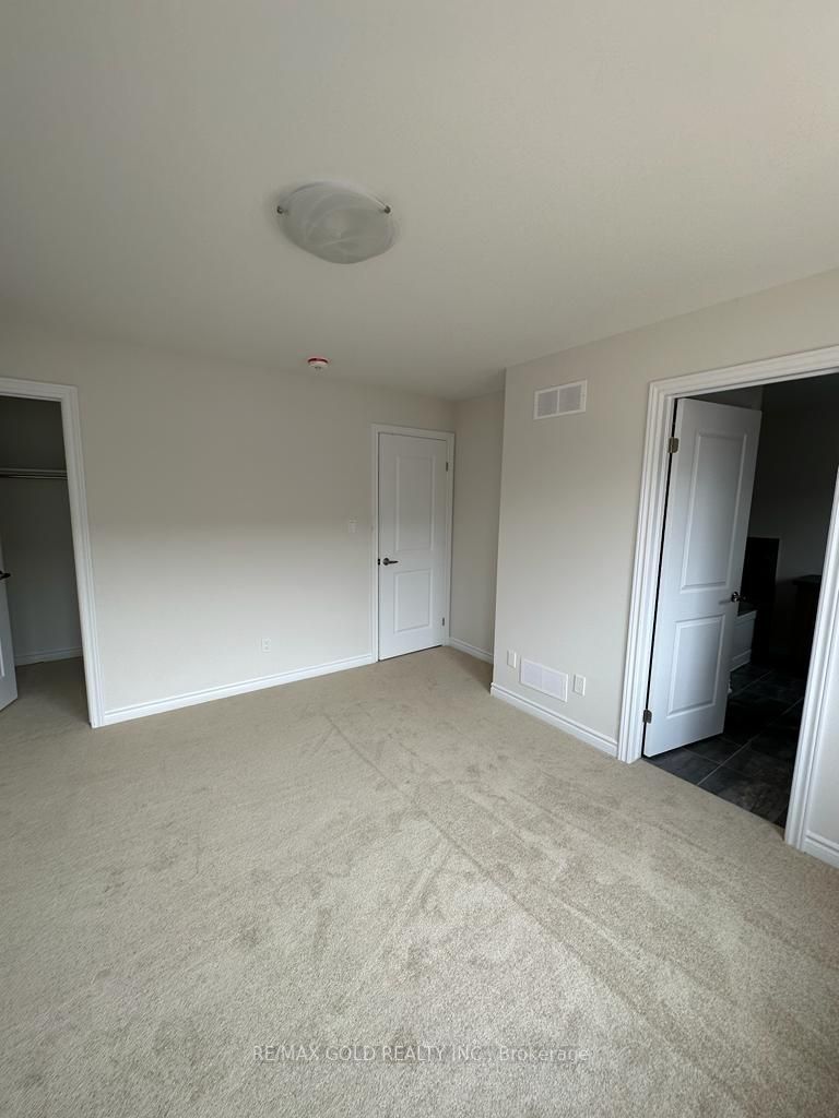 130 Renfrew Tr Property Photo 4