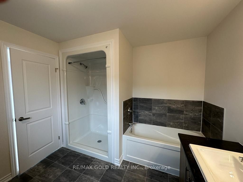 130 Renfrew Tr Property Photo 5