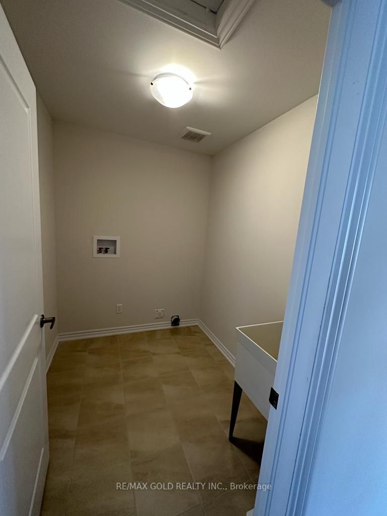 130 Renfrew Tr Property Photo 13