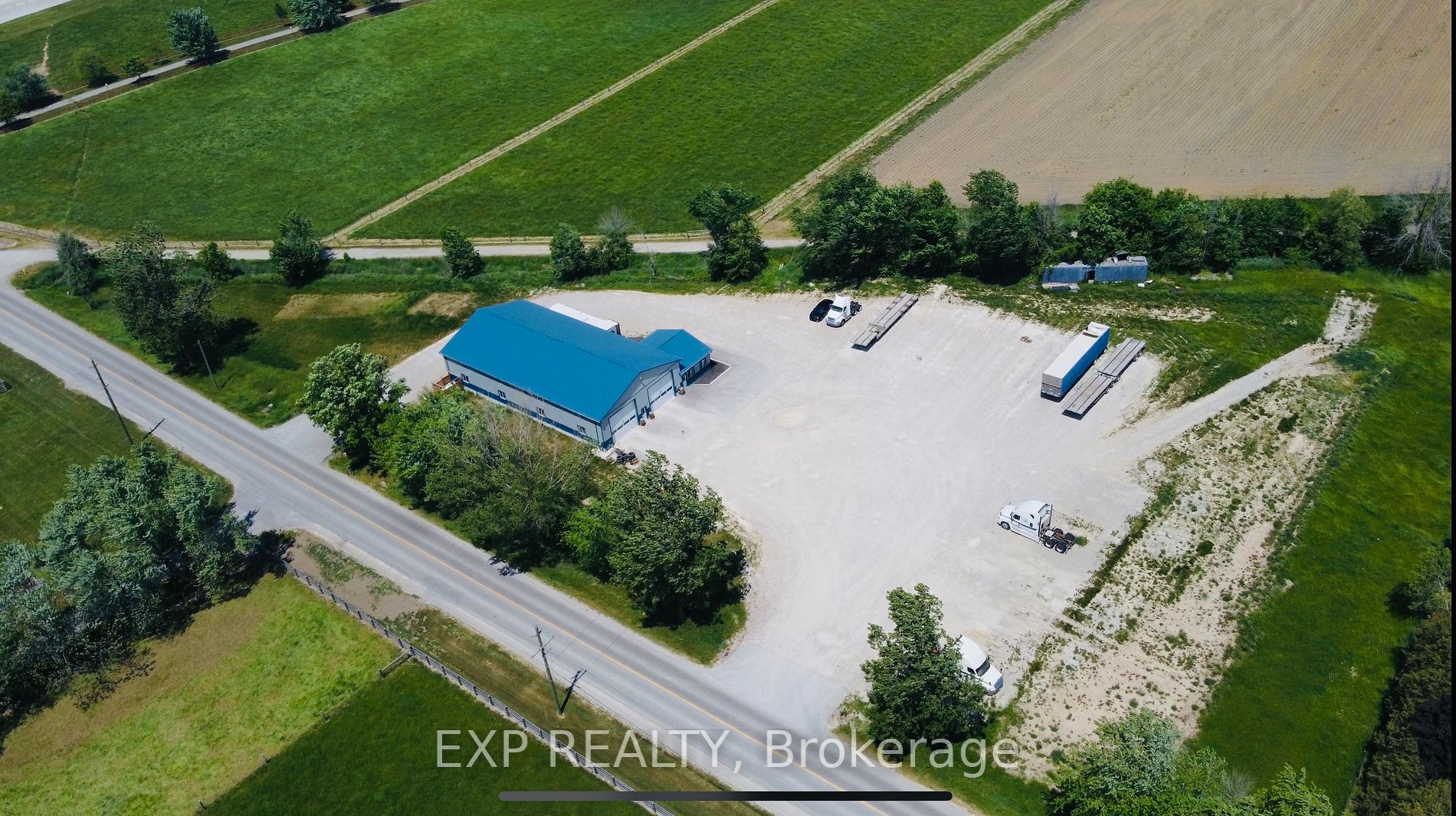 285673 And 285681 Airport Rd Property Photo 3