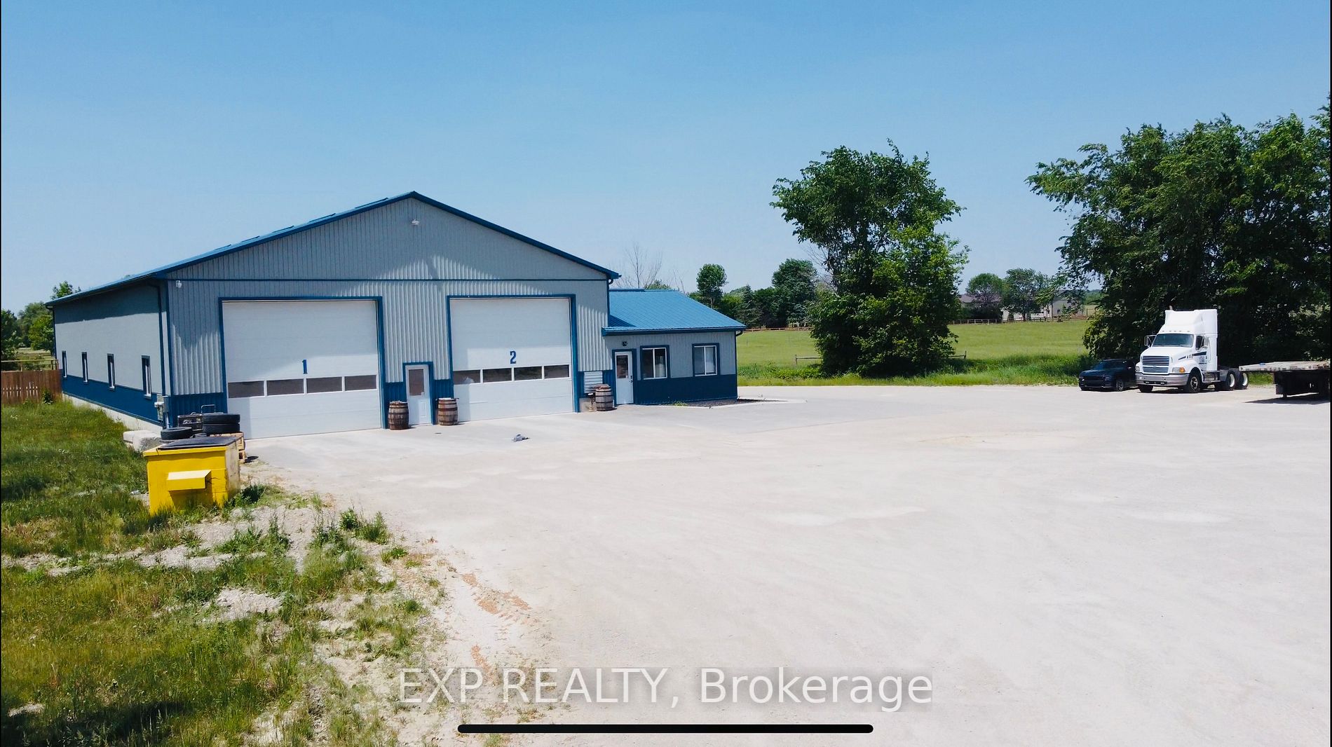285673 And 285681 Airport Rd Property Photo 6