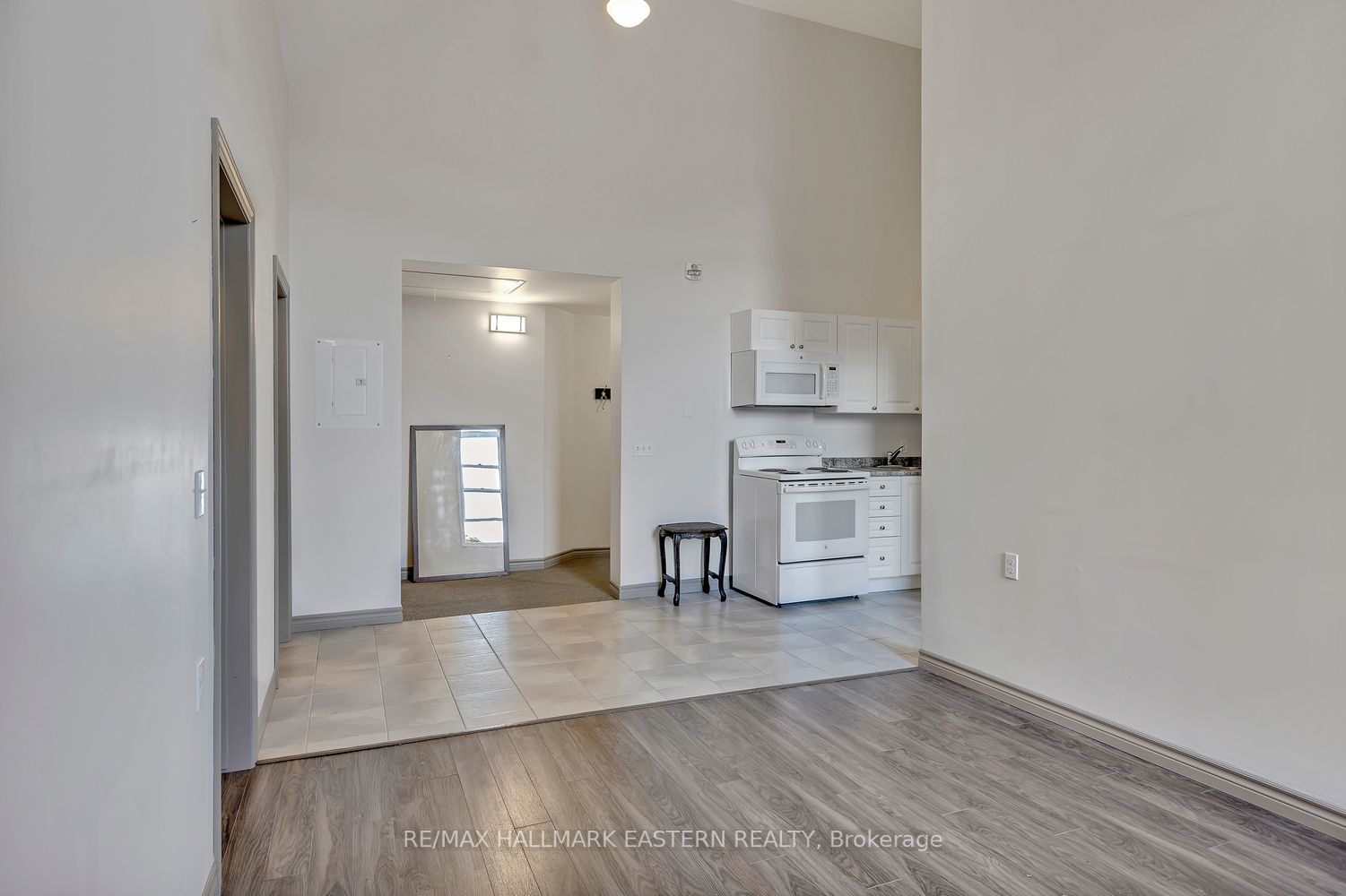 400 Wolfe St Property Photo 11