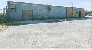 14 Arnold St W Property Photo 6