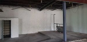 14 Arnold St W Property Photo 9