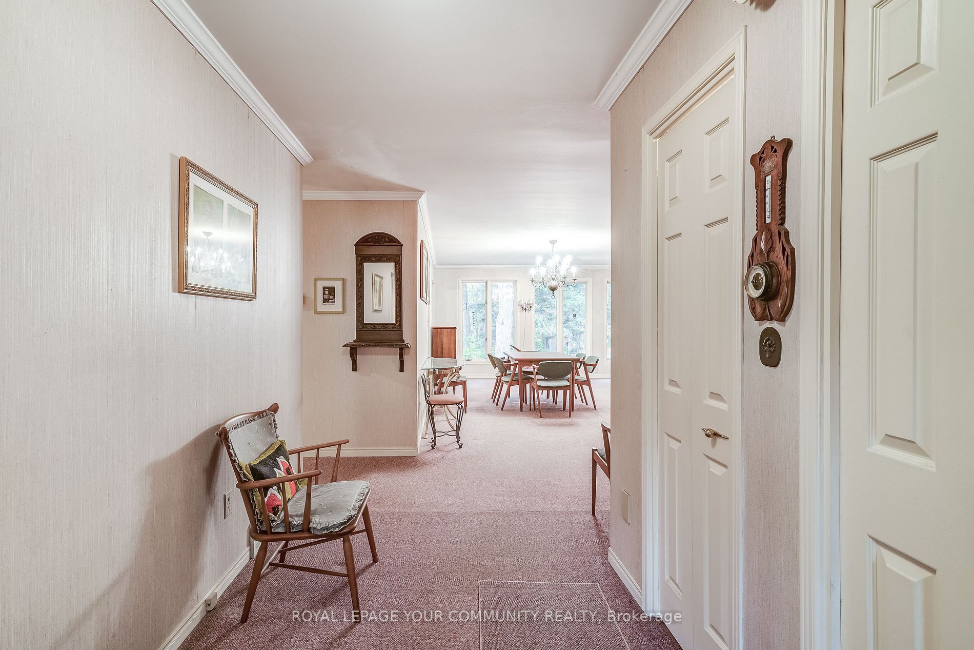 80 Parklane Cres Property Photo 6