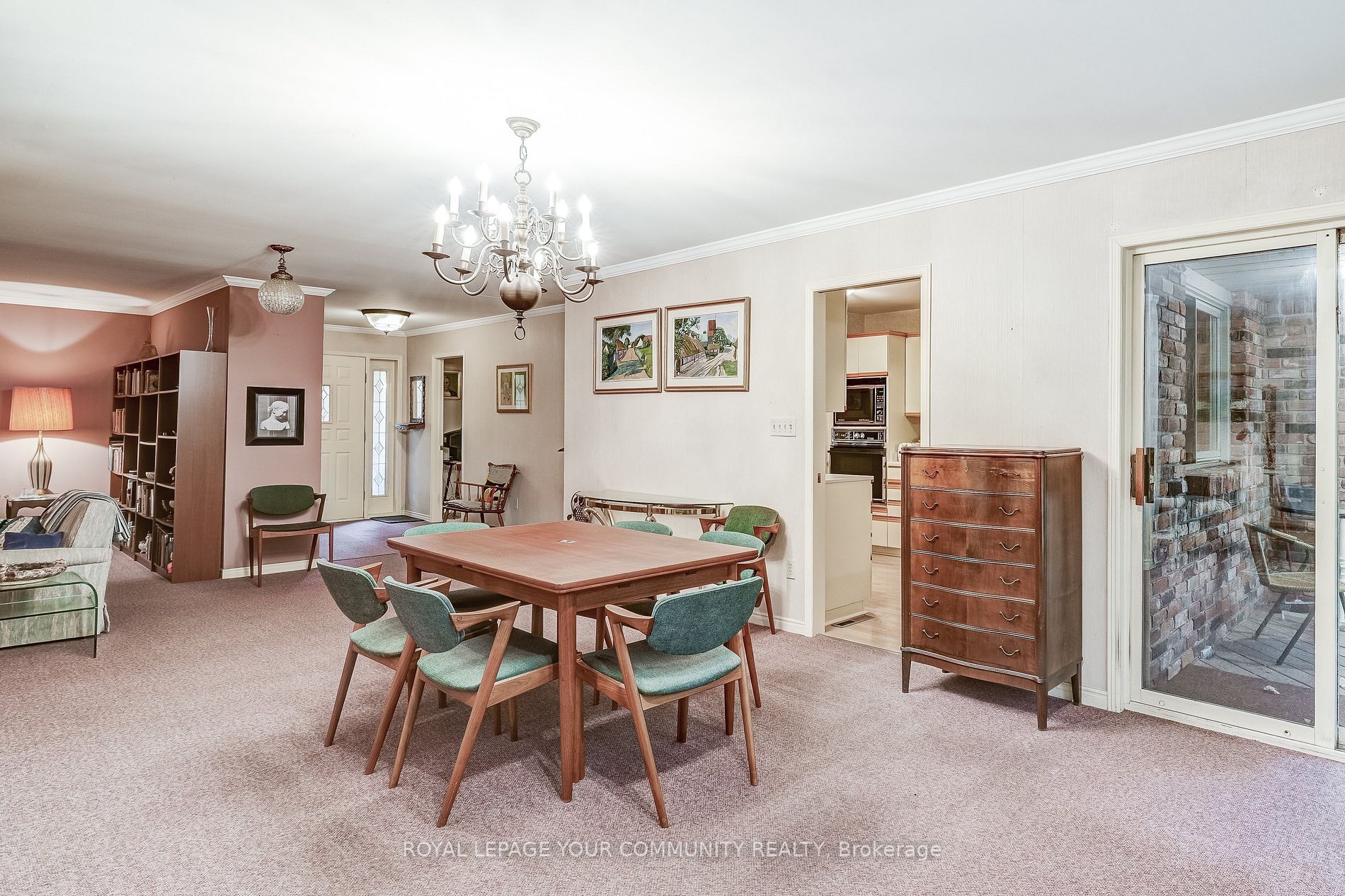 80 Parklane Cres Property Photo 16