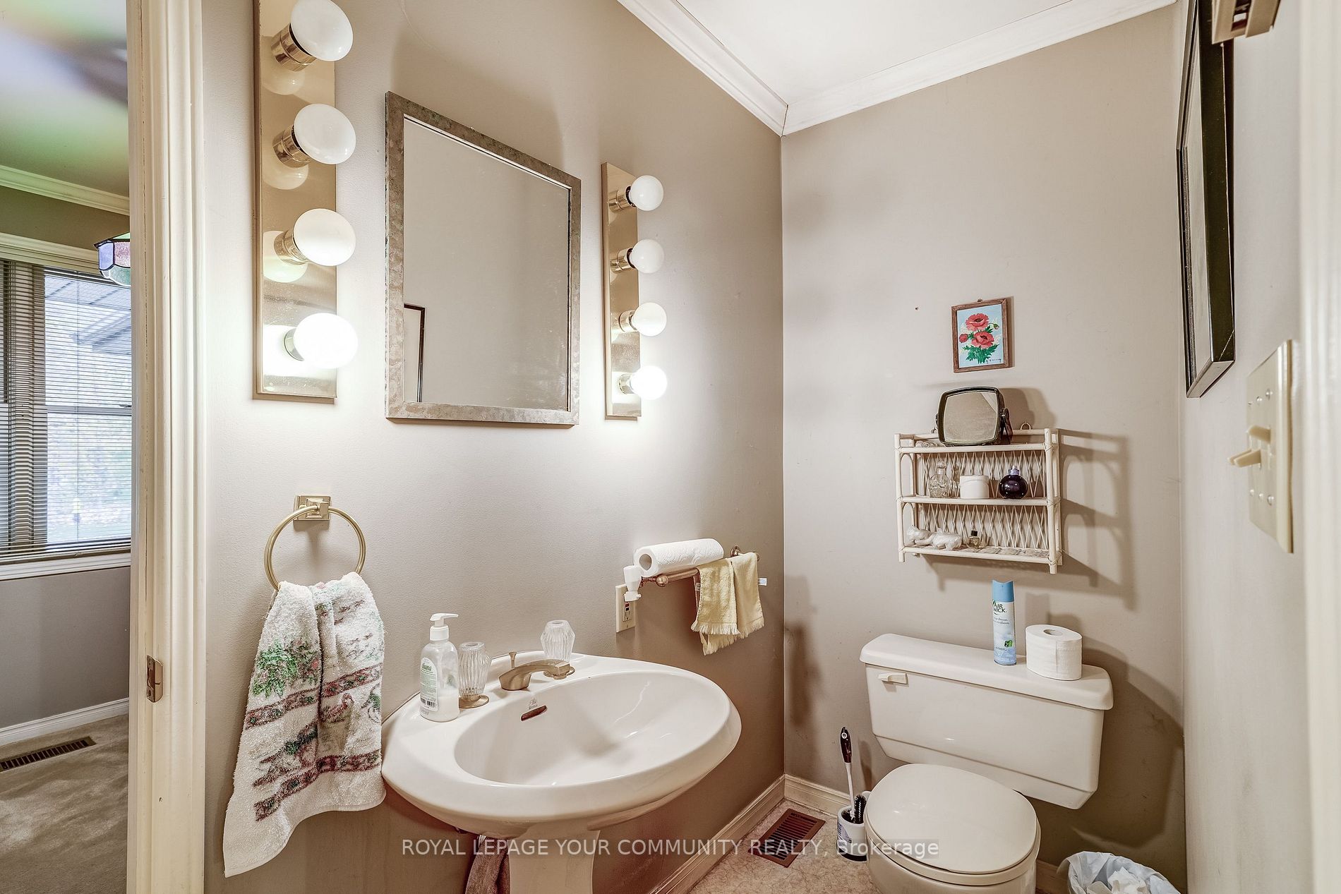 80 Parklane Cres Property Photo 22