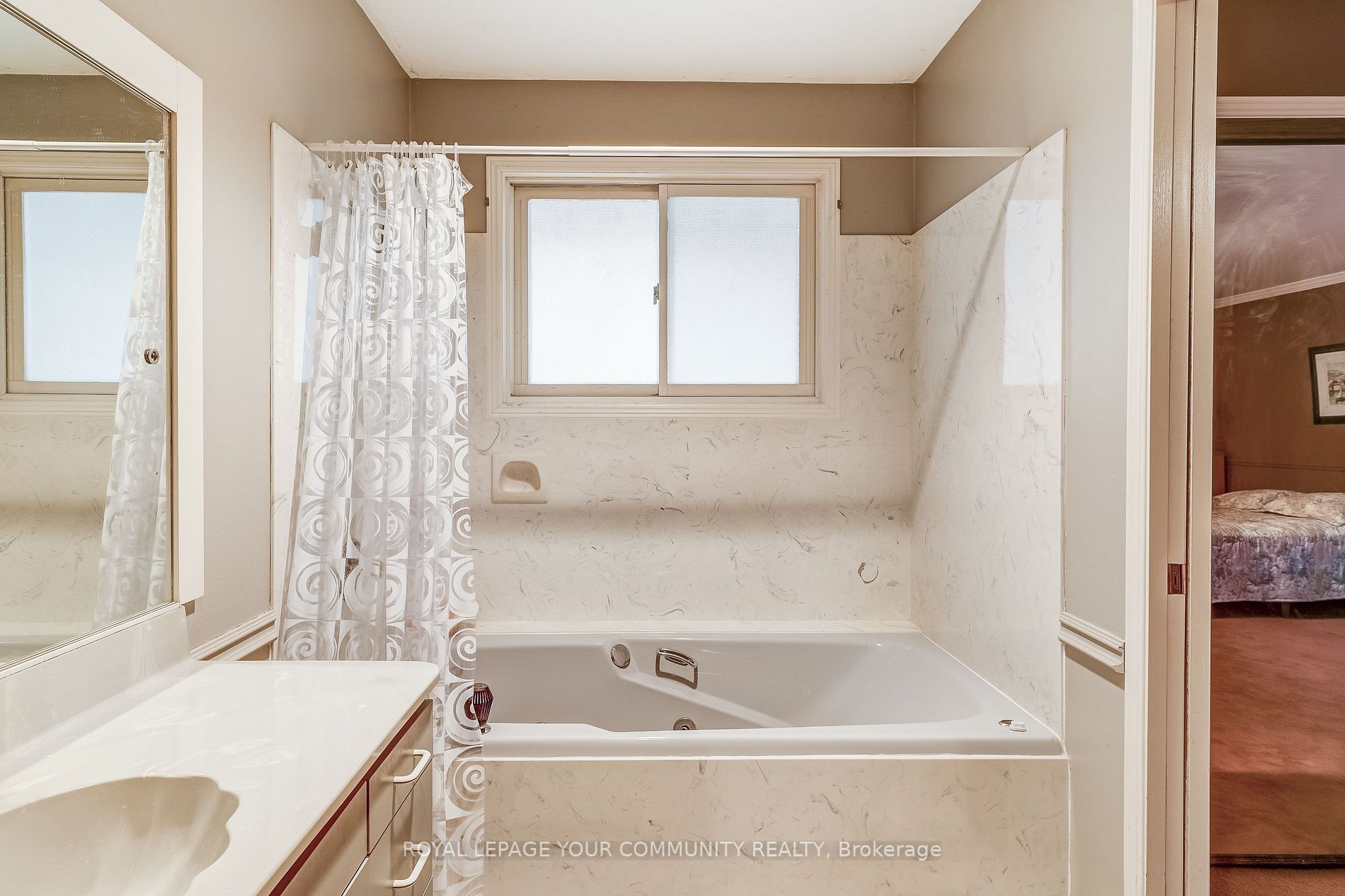 80 Parklane Cres Property Photo 28
