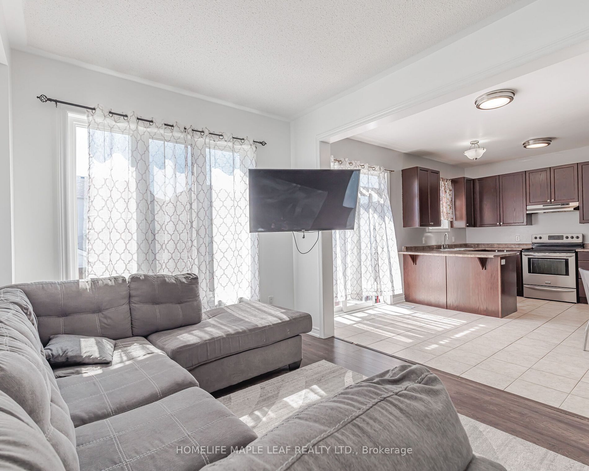 733 Cook Cres Property Photo 17