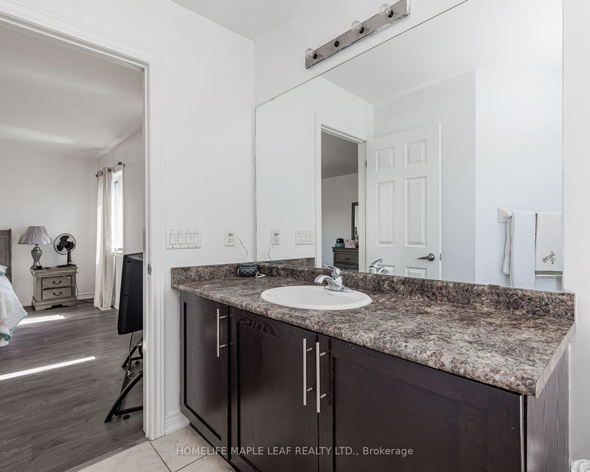 733 Cook Cres Property Photo 28