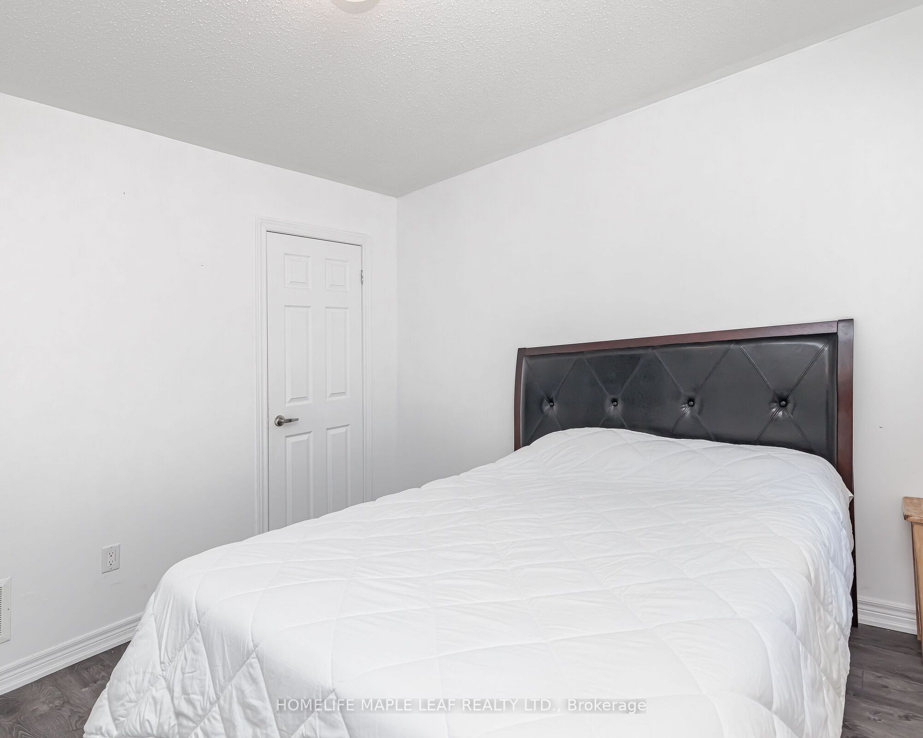 733 Cook Cres Property Photo 34