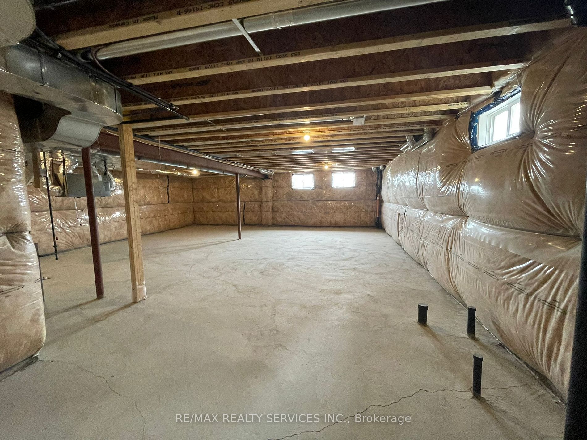 25 Jenner Ct Property Photo 3