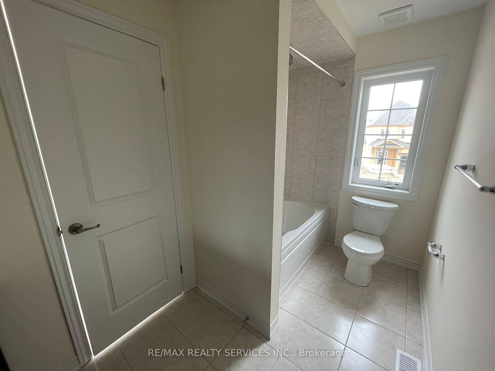 25 Jenner Ct Property Photo 10