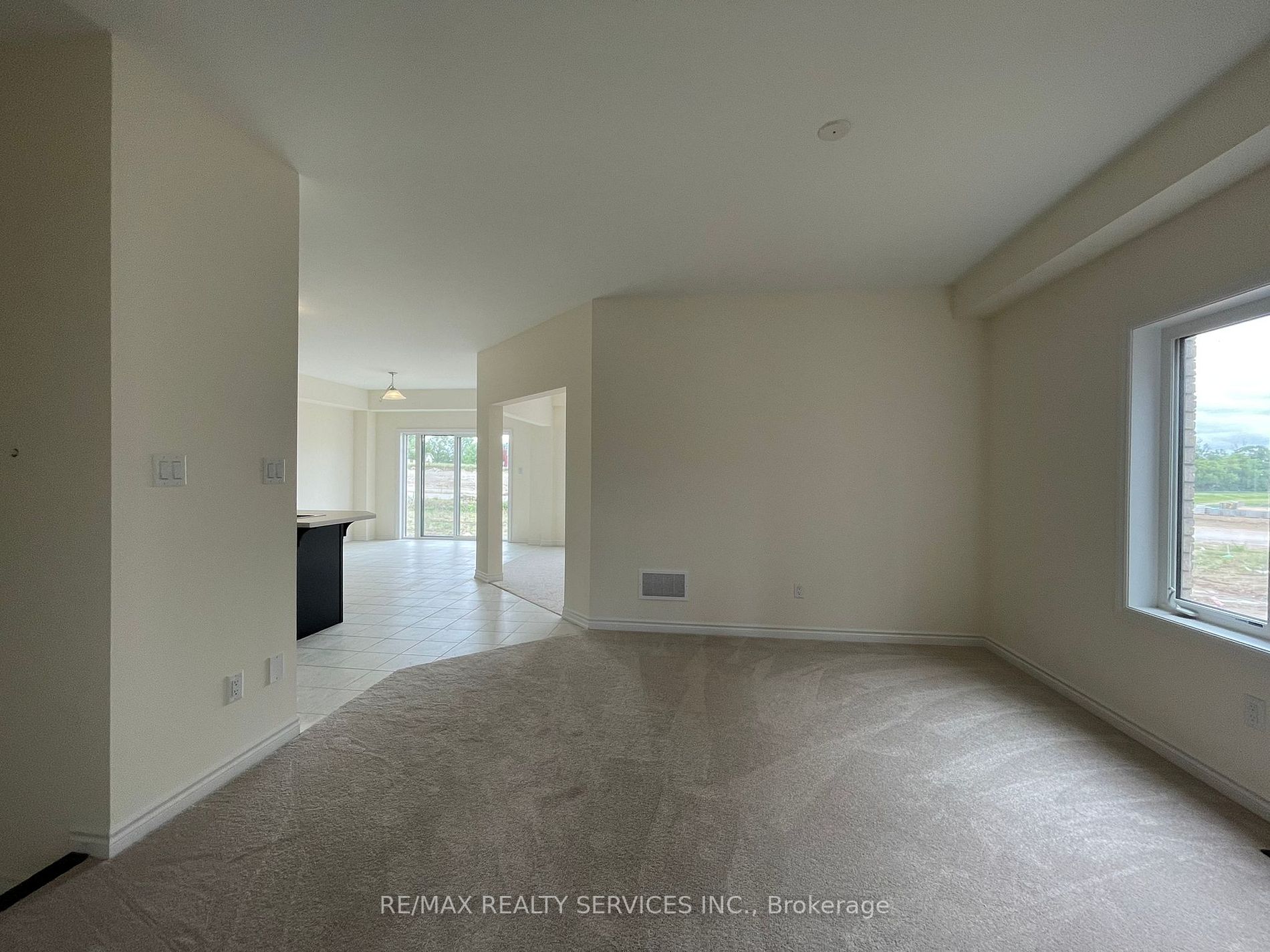 25 Jenner Ct Property Photo 12