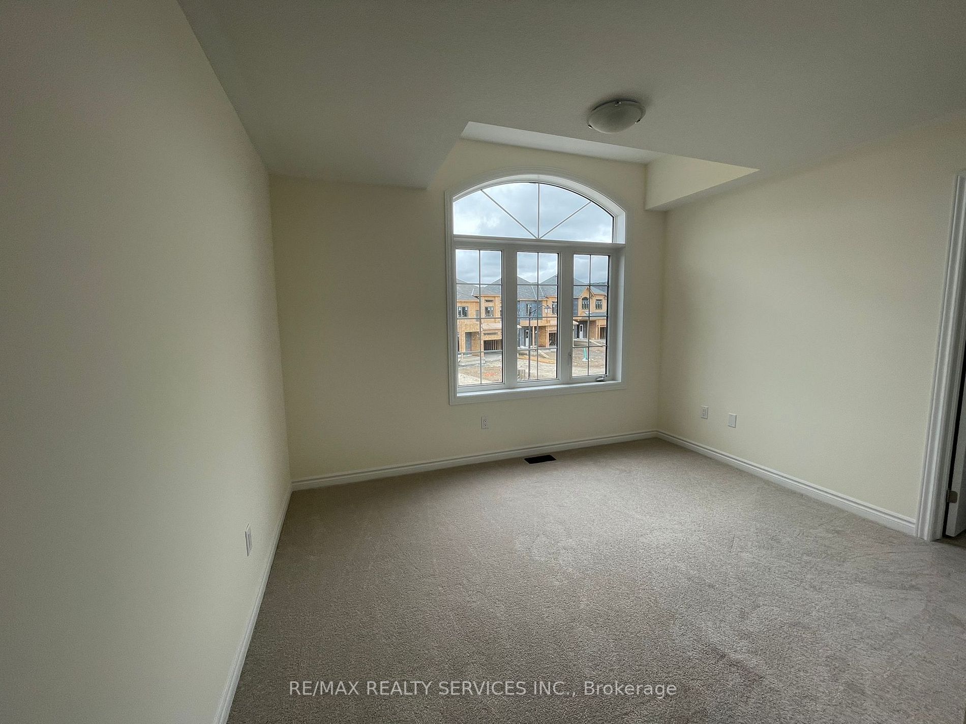 25 Jenner Ct Property Photo 13