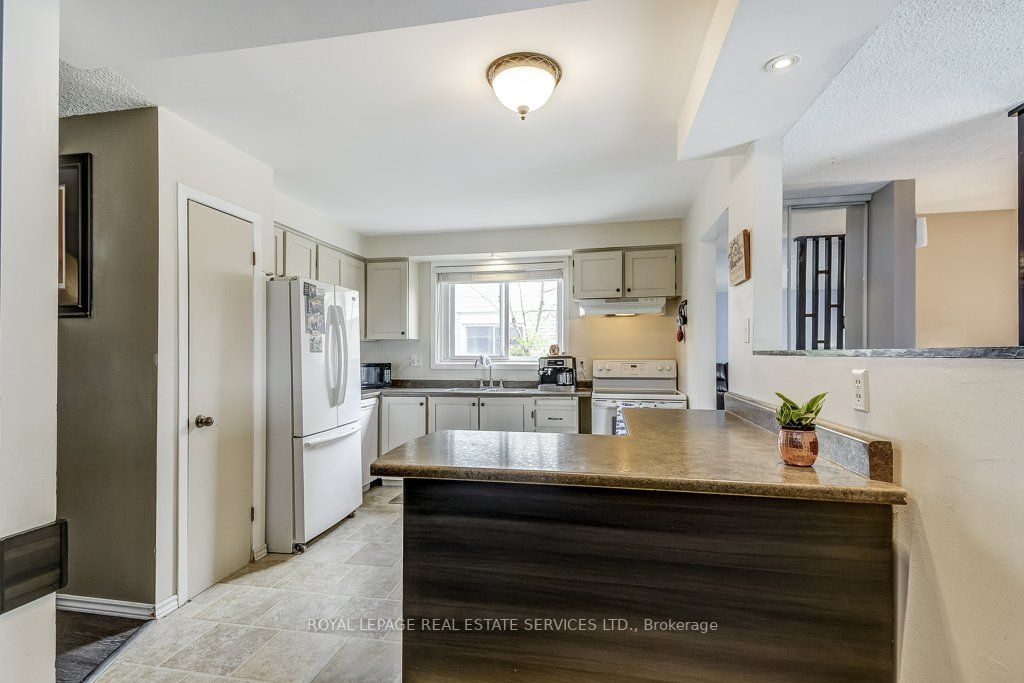 123 Ashgrove Ave Property Photo 9