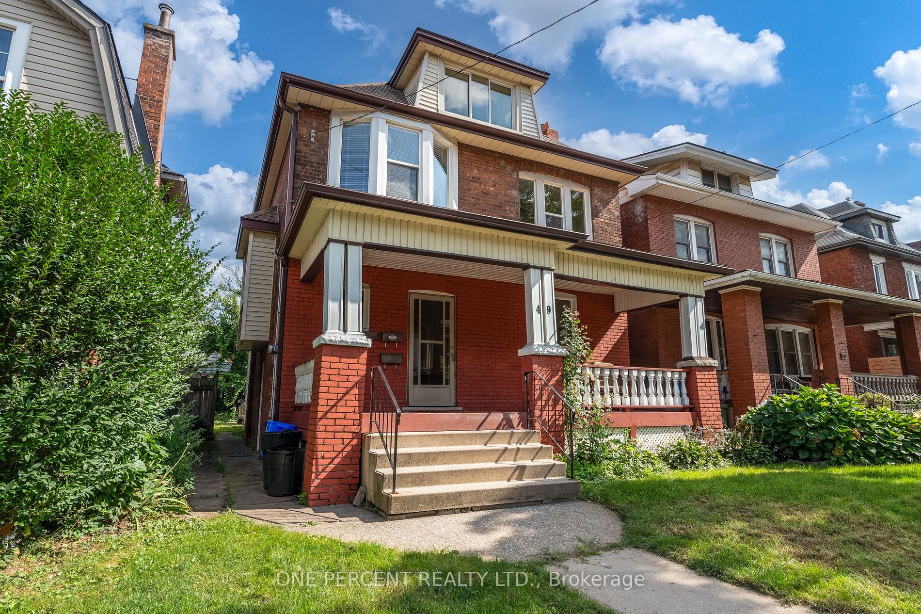 49 Spadina Ave Property Photo