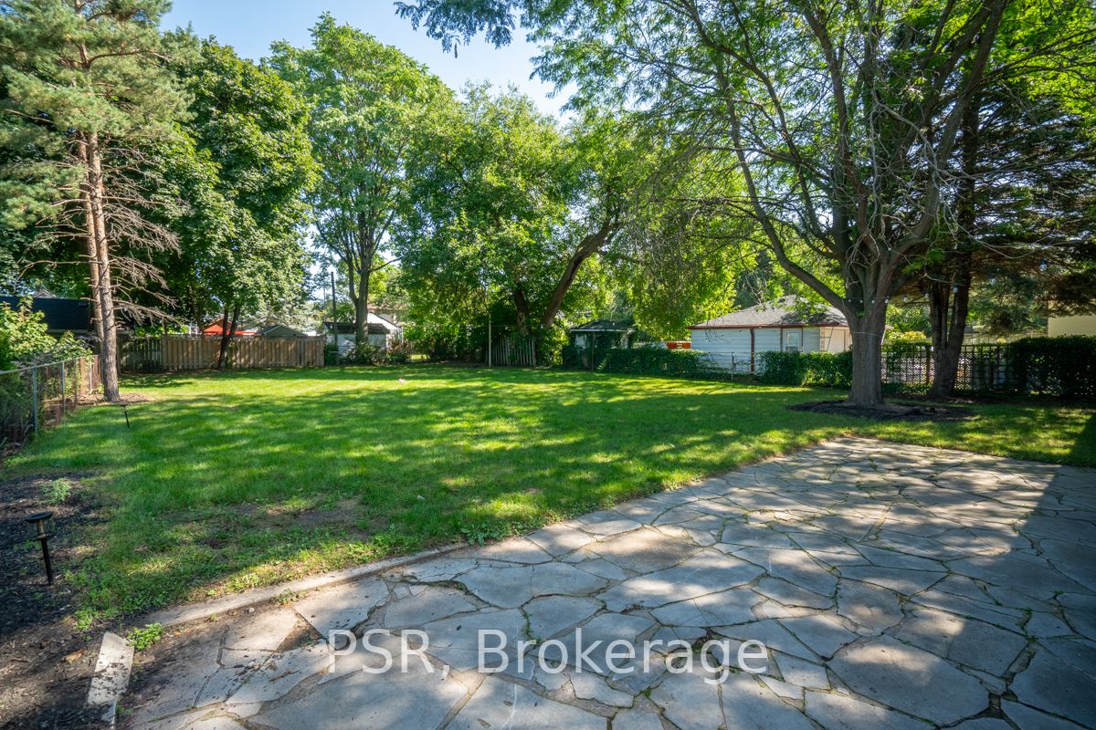 5678 Woodland Blvd Property Photo 4
