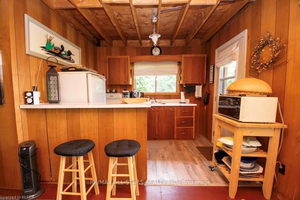 37 Island View Rd Property Photo 18