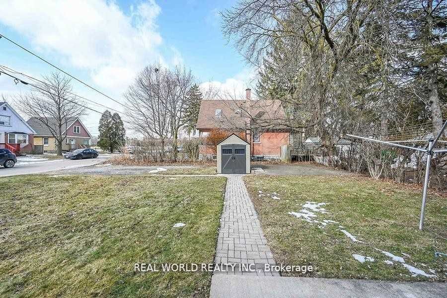 112 Leland St Property Photo 15