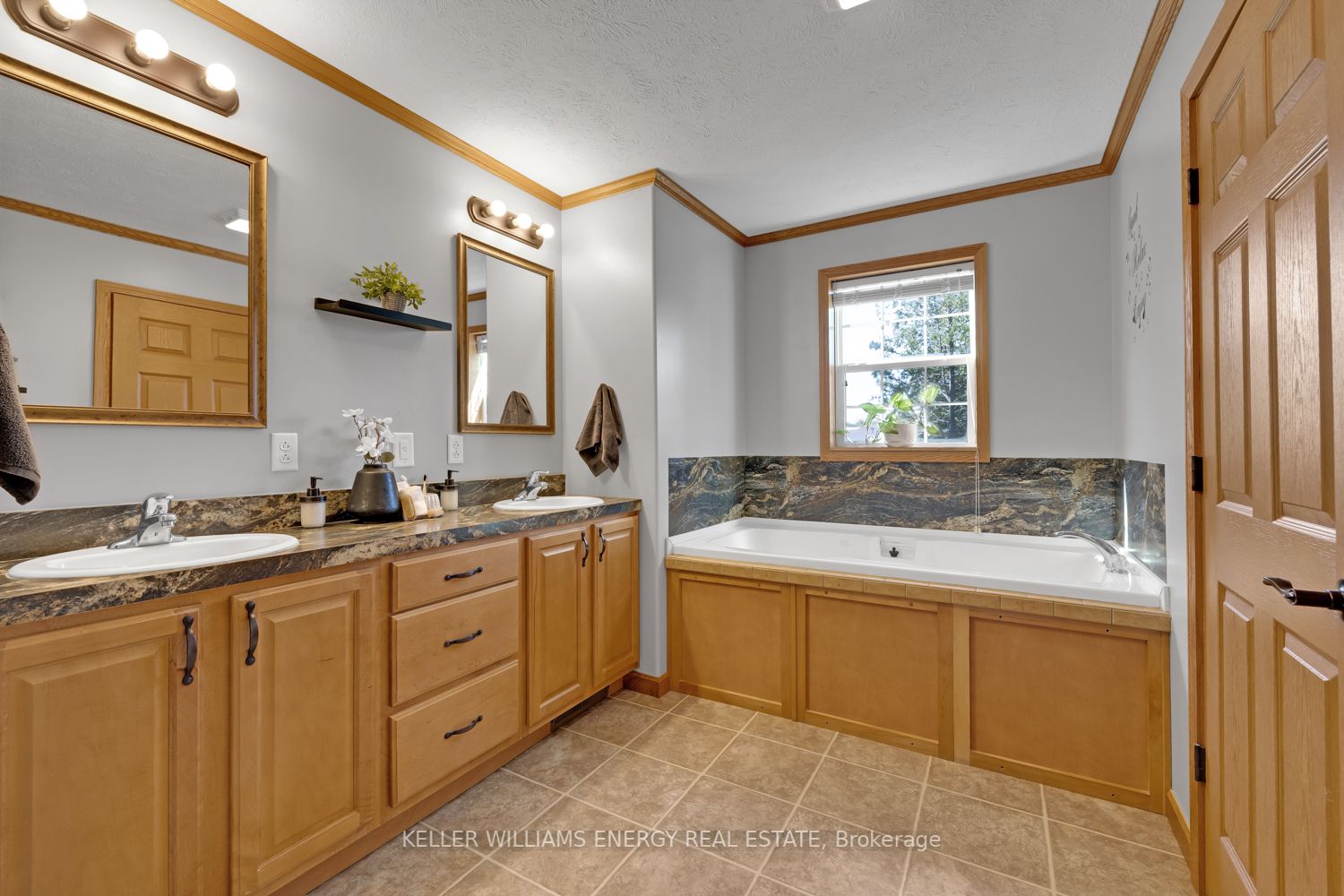 946 County Rd 22 Property Photo 19