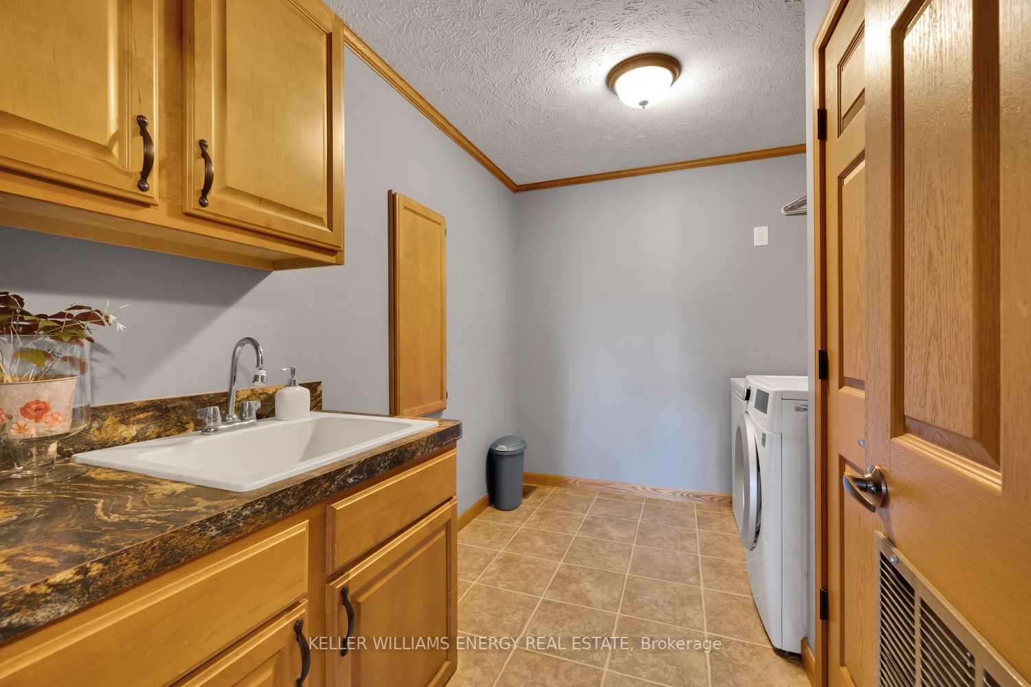 946 County Rd 22 Property Photo 23