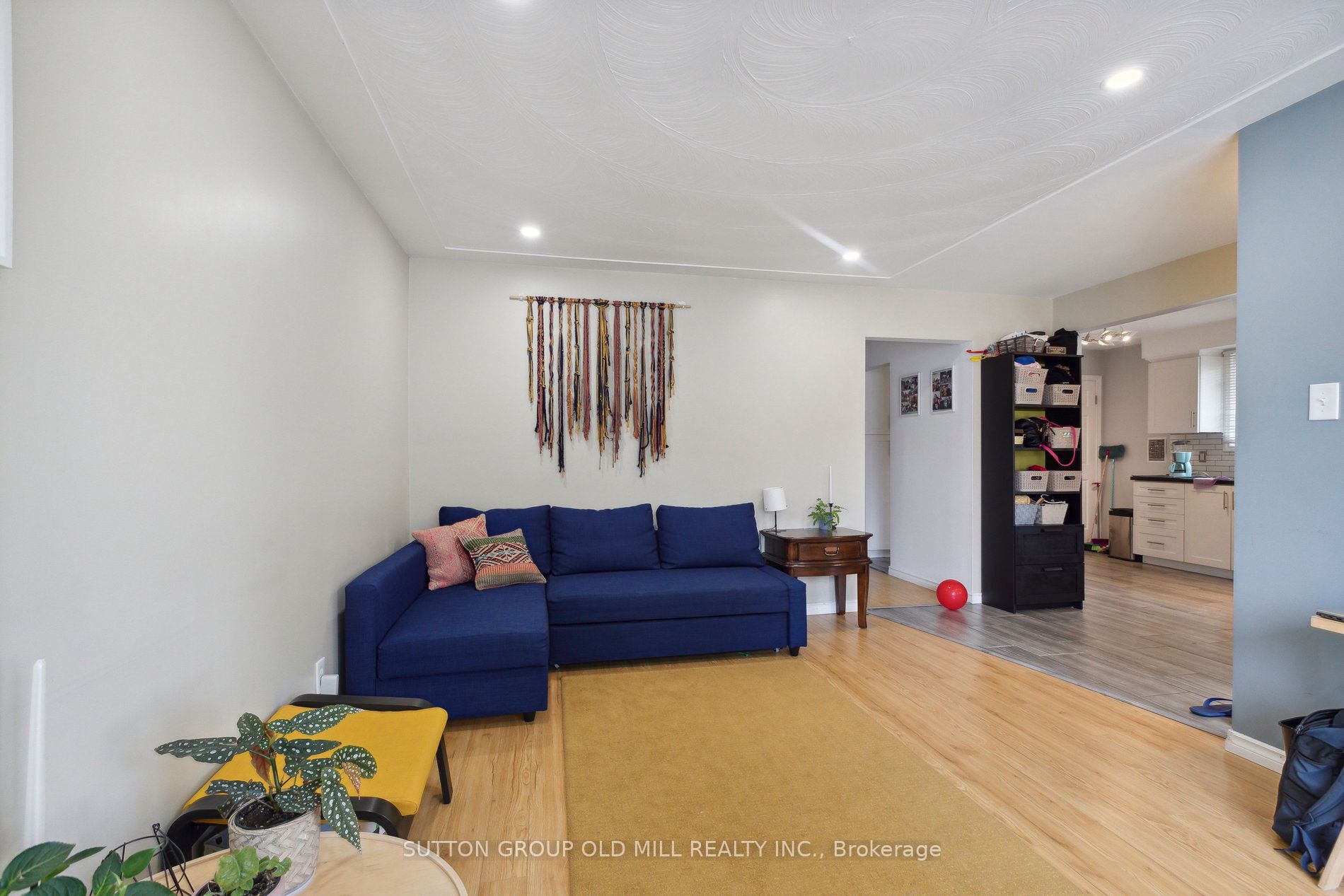 140 Brant Ave Property Photo 5