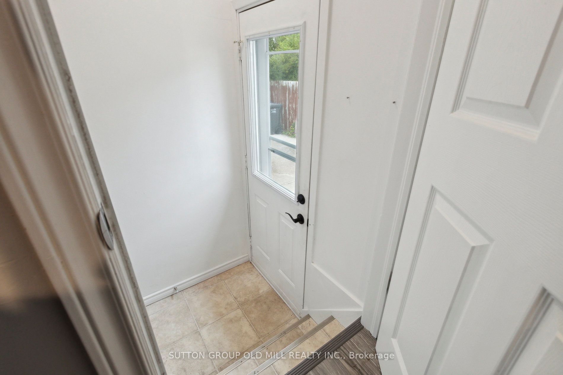 140 Brant Ave Property Photo 15