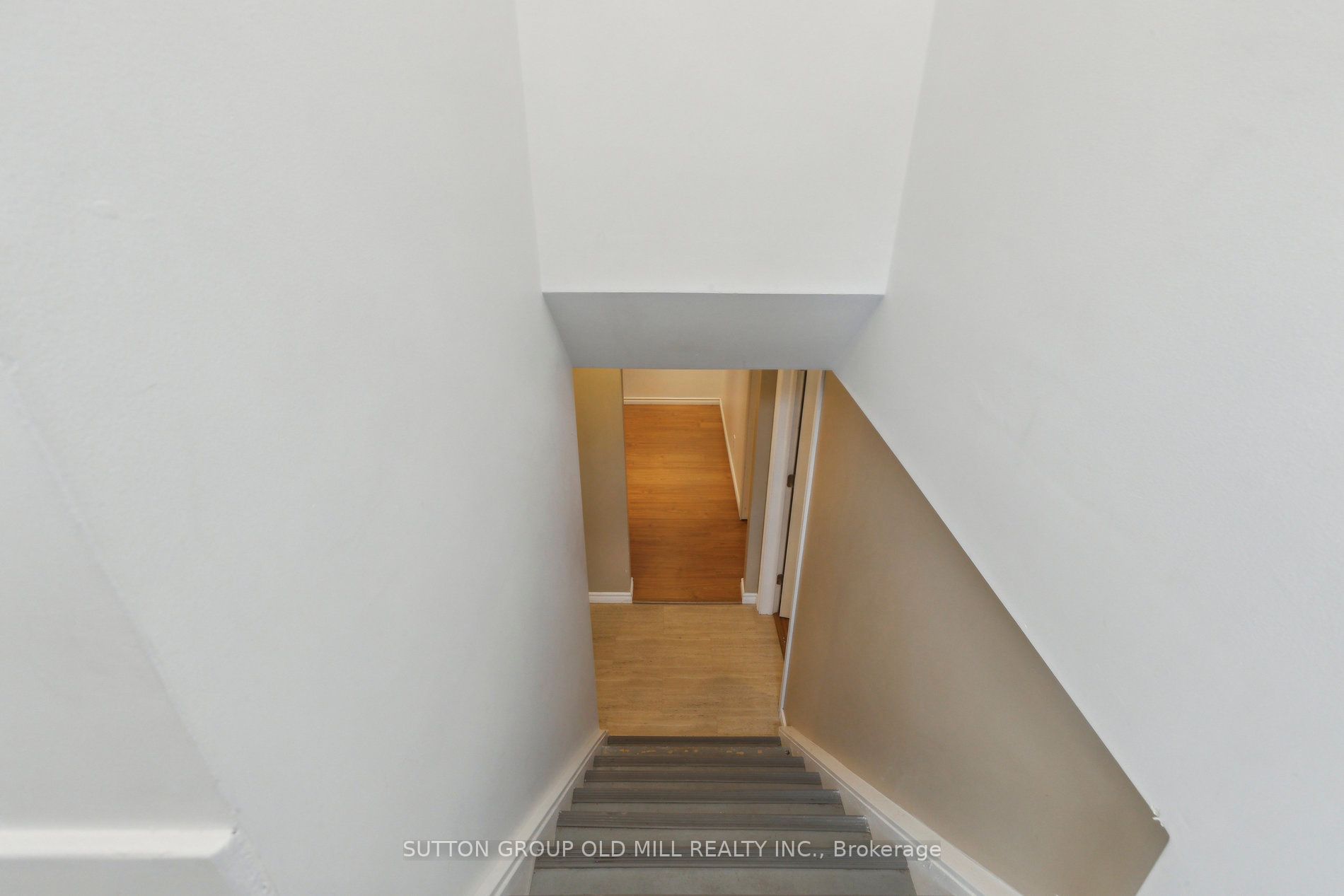 140 Brant Ave Property Photo 16