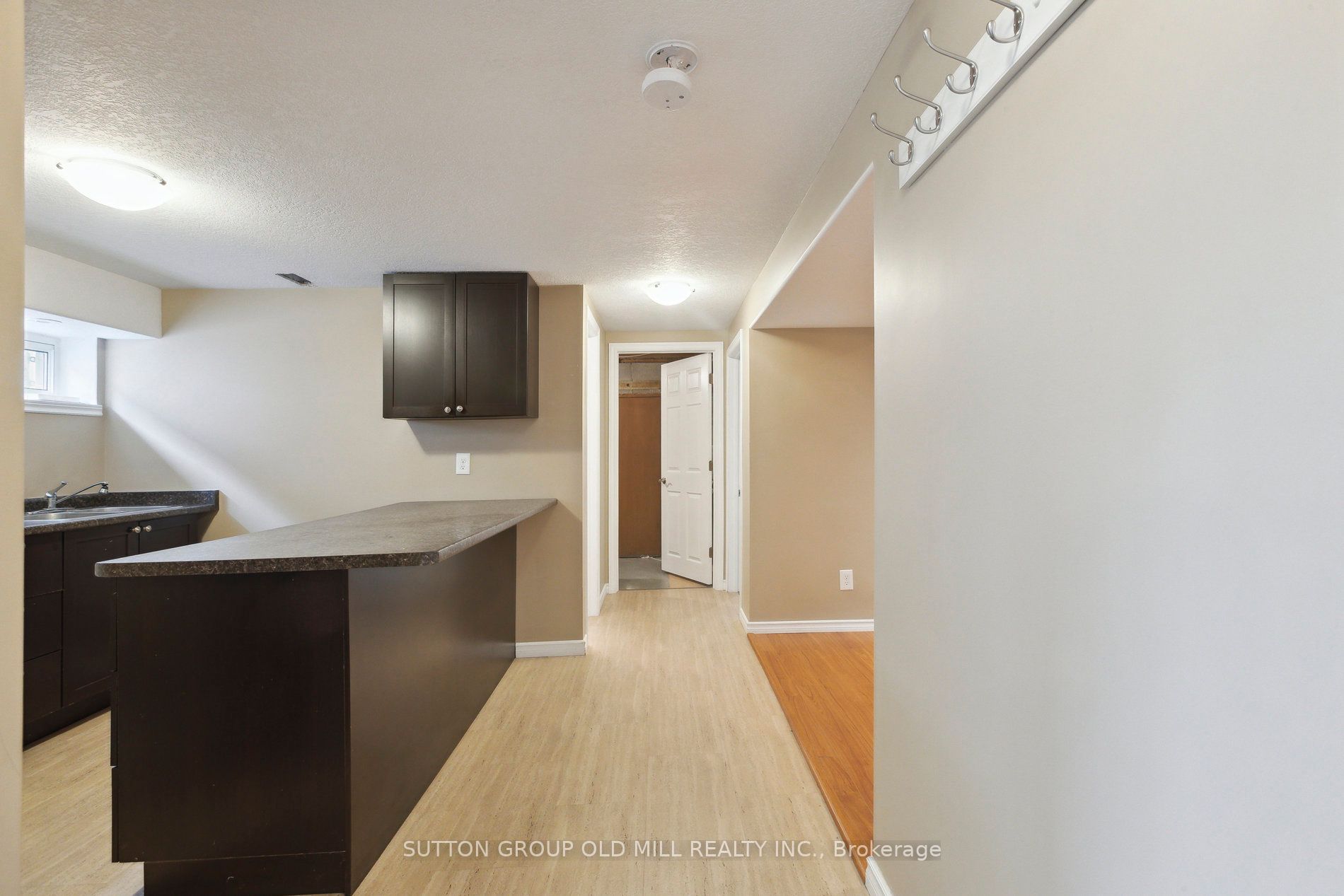 140 Brant Ave Property Photo 18