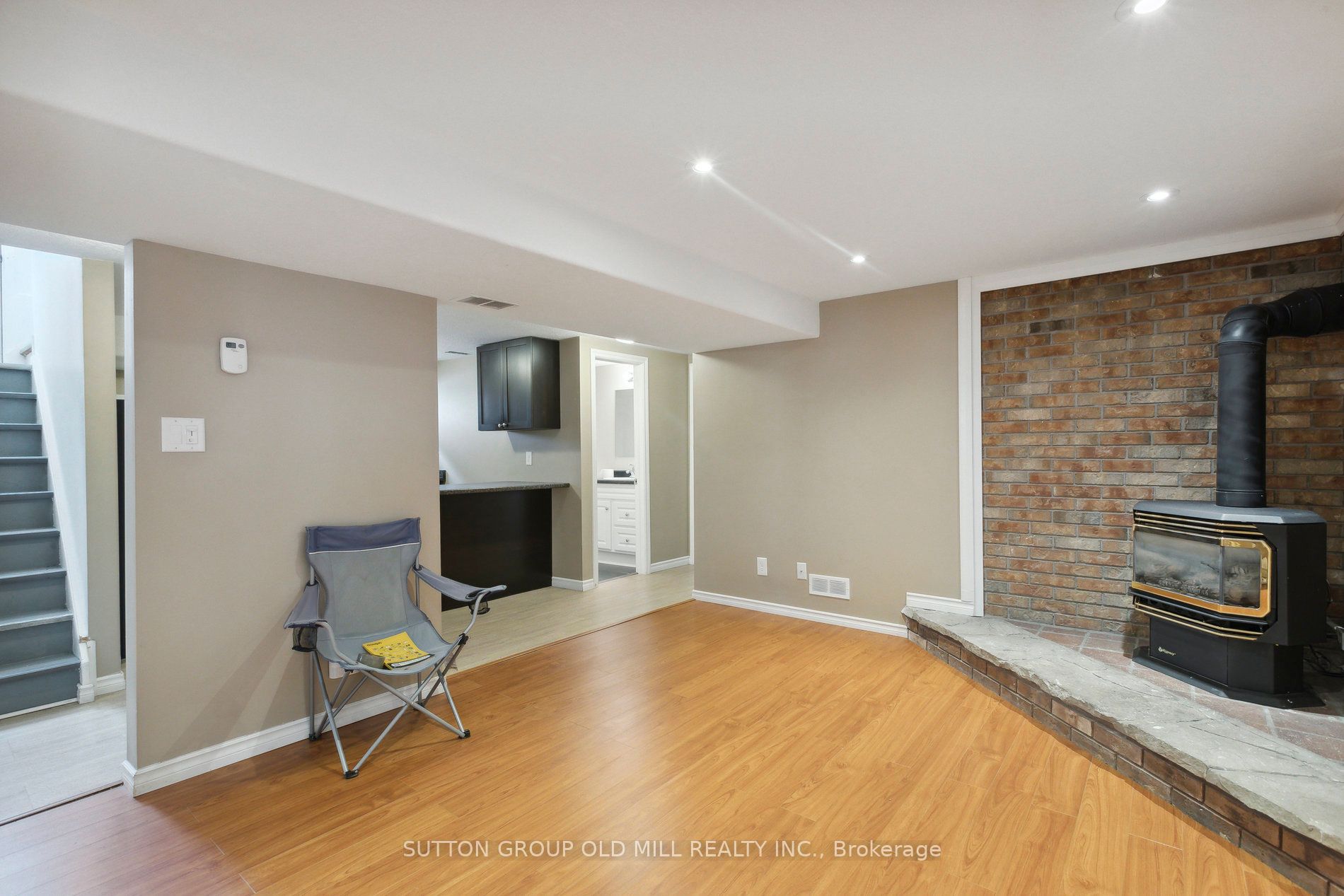 140 Brant Ave Property Photo 27