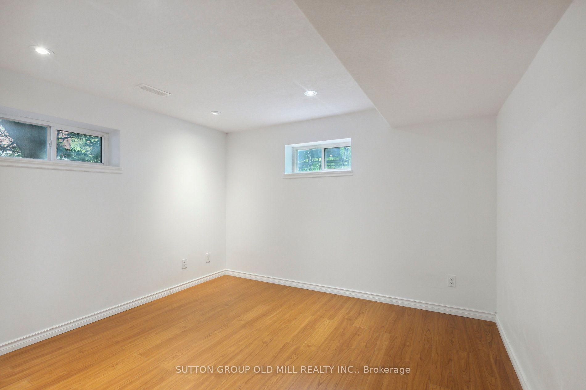 140 Brant Ave Property Photo 28