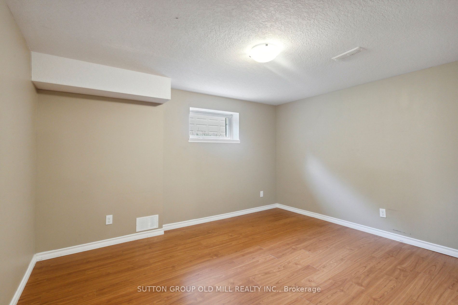 140 Brant Ave Property Photo 29