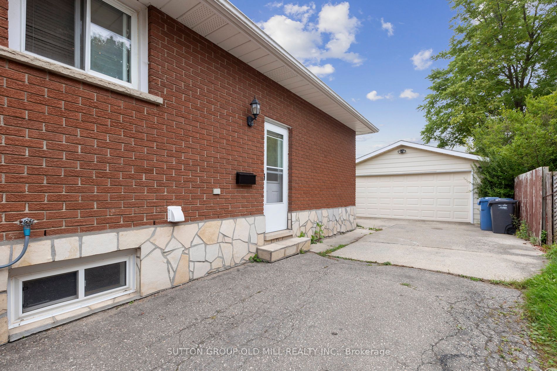 140 Brant Ave Property Photo 32