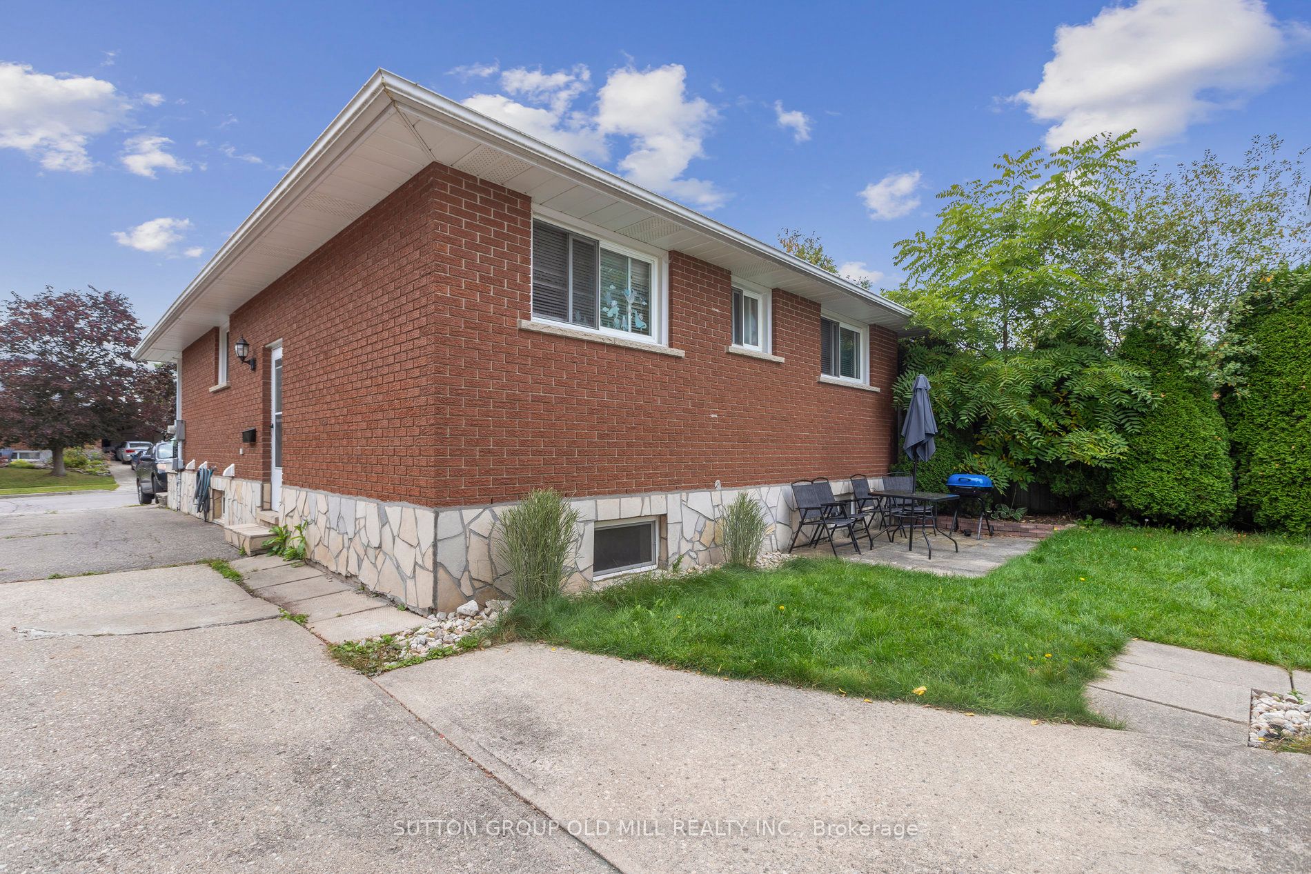 140 Brant Ave Property Photo 38