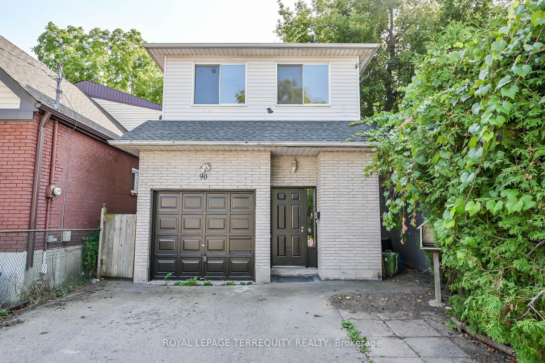 90 Britannia Ave Property Photo 1