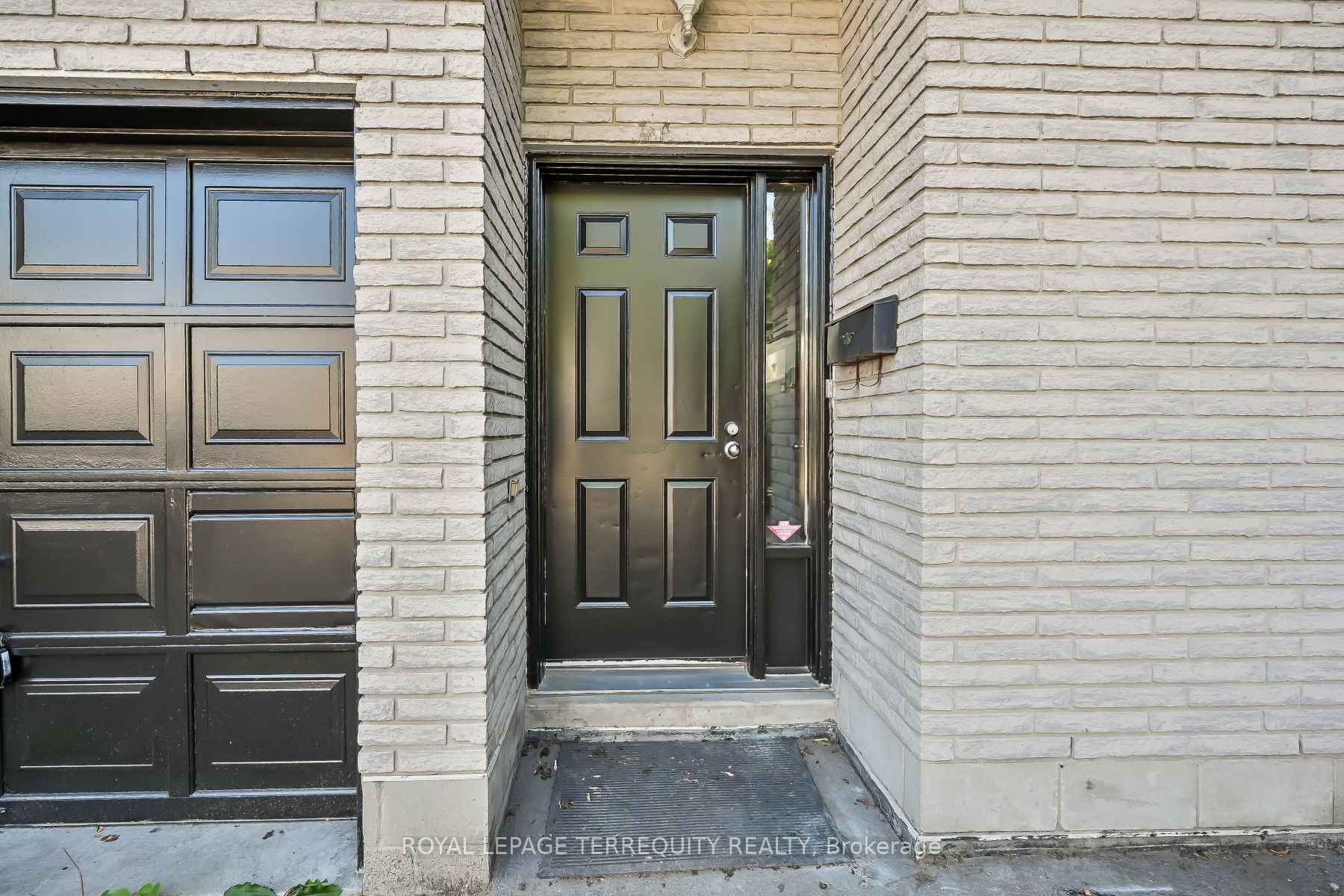 90 Britannia Ave Property Photo 3