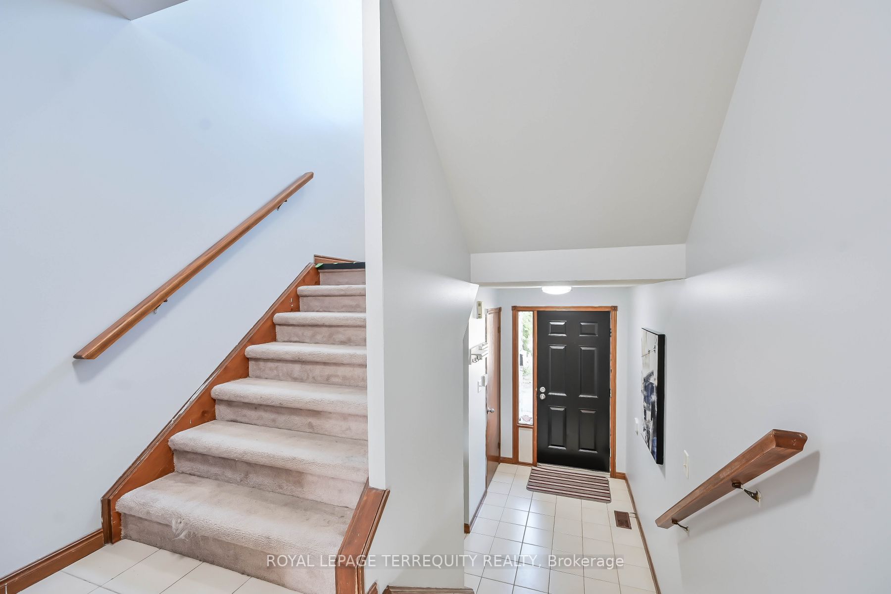 90 Britannia Ave Property Photo 5