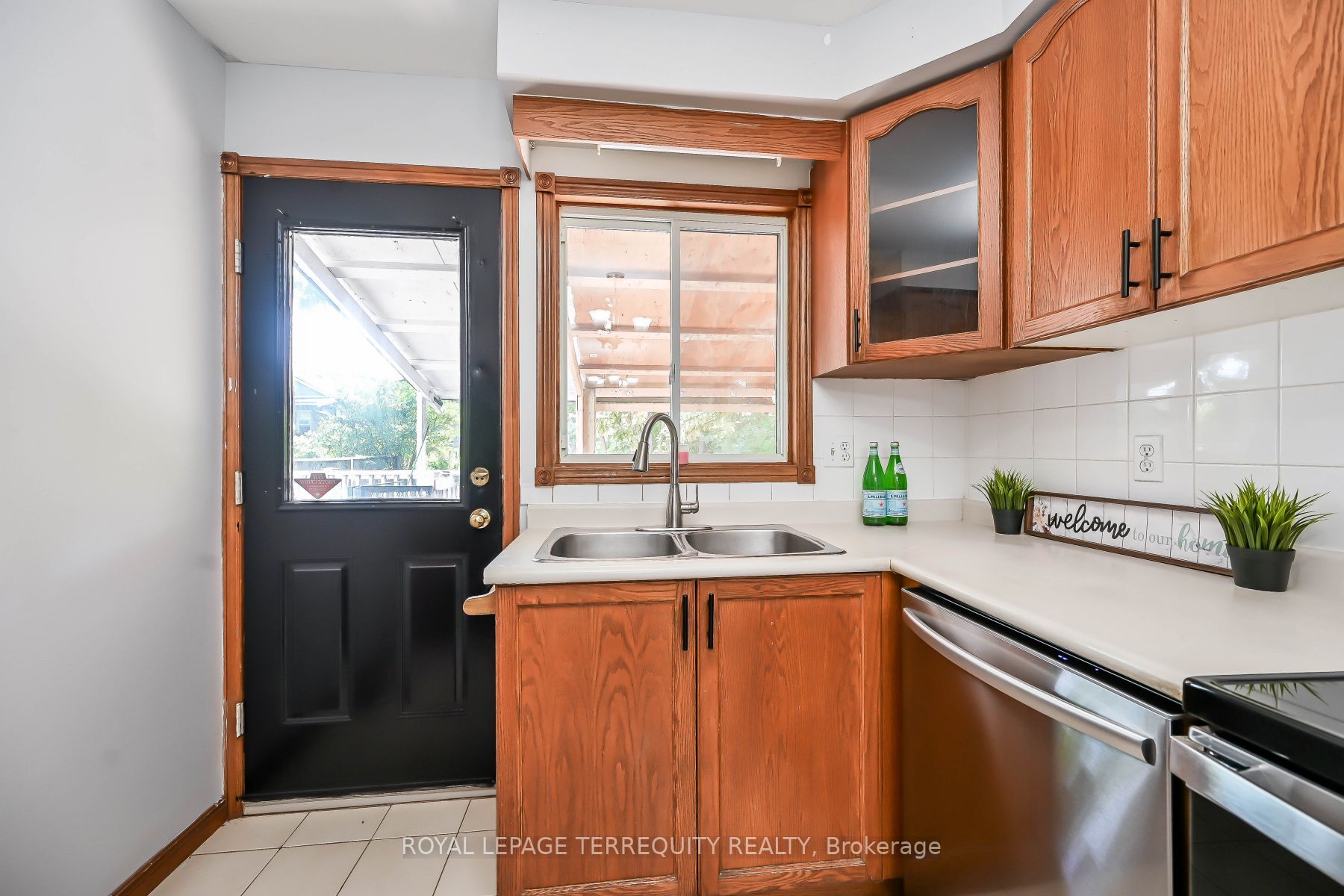 90 Britannia Ave Property Photo 10