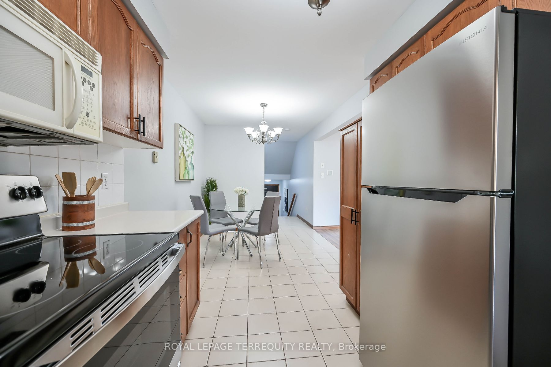 90 Britannia Ave Property Photo 12
