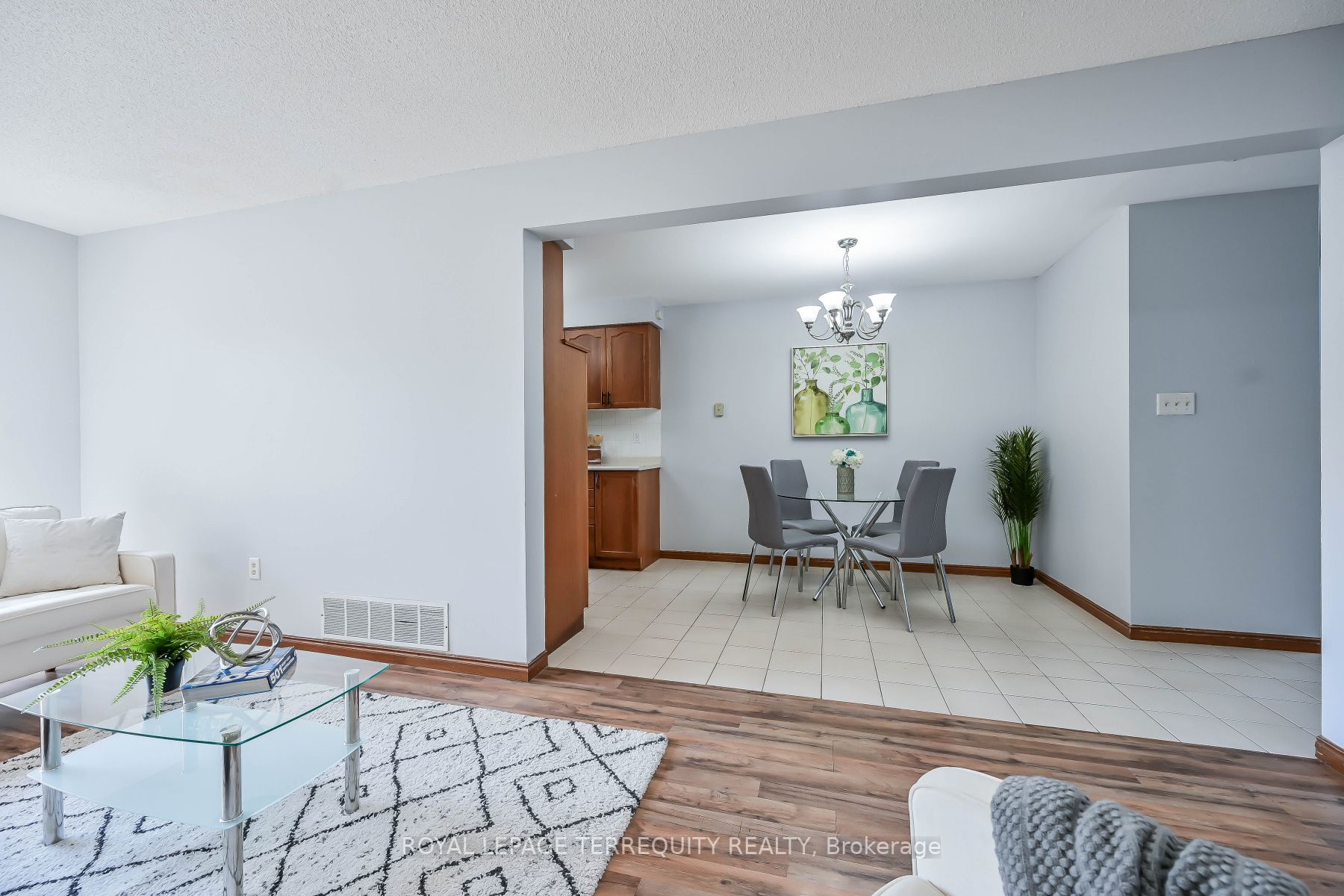 90 Britannia Ave Property Photo 14